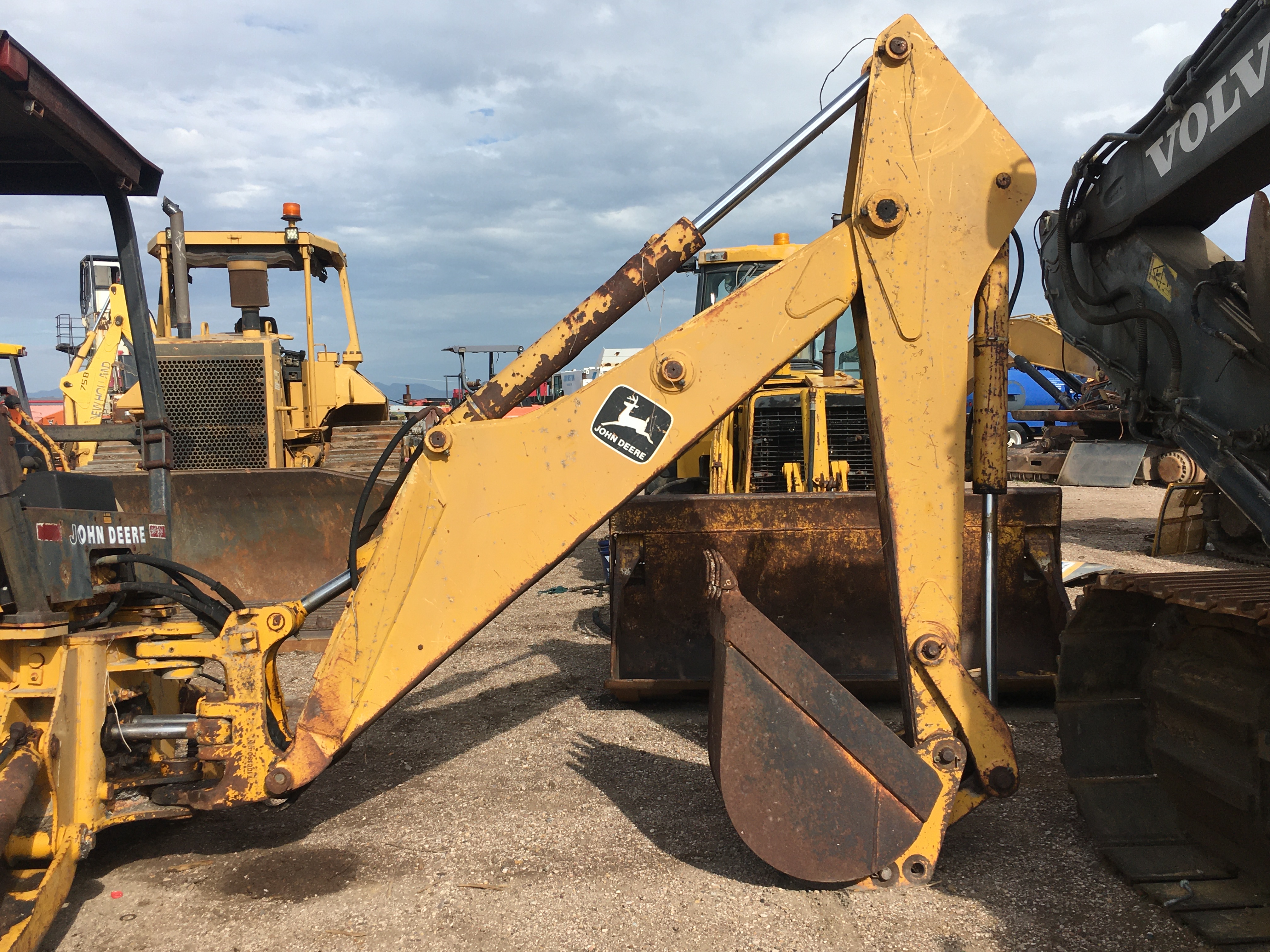 ./imagenes/INVOICE/2019/16915/RETROEXCAVADORA JOHN DEERE 310C PARA PARTES (4).JPG